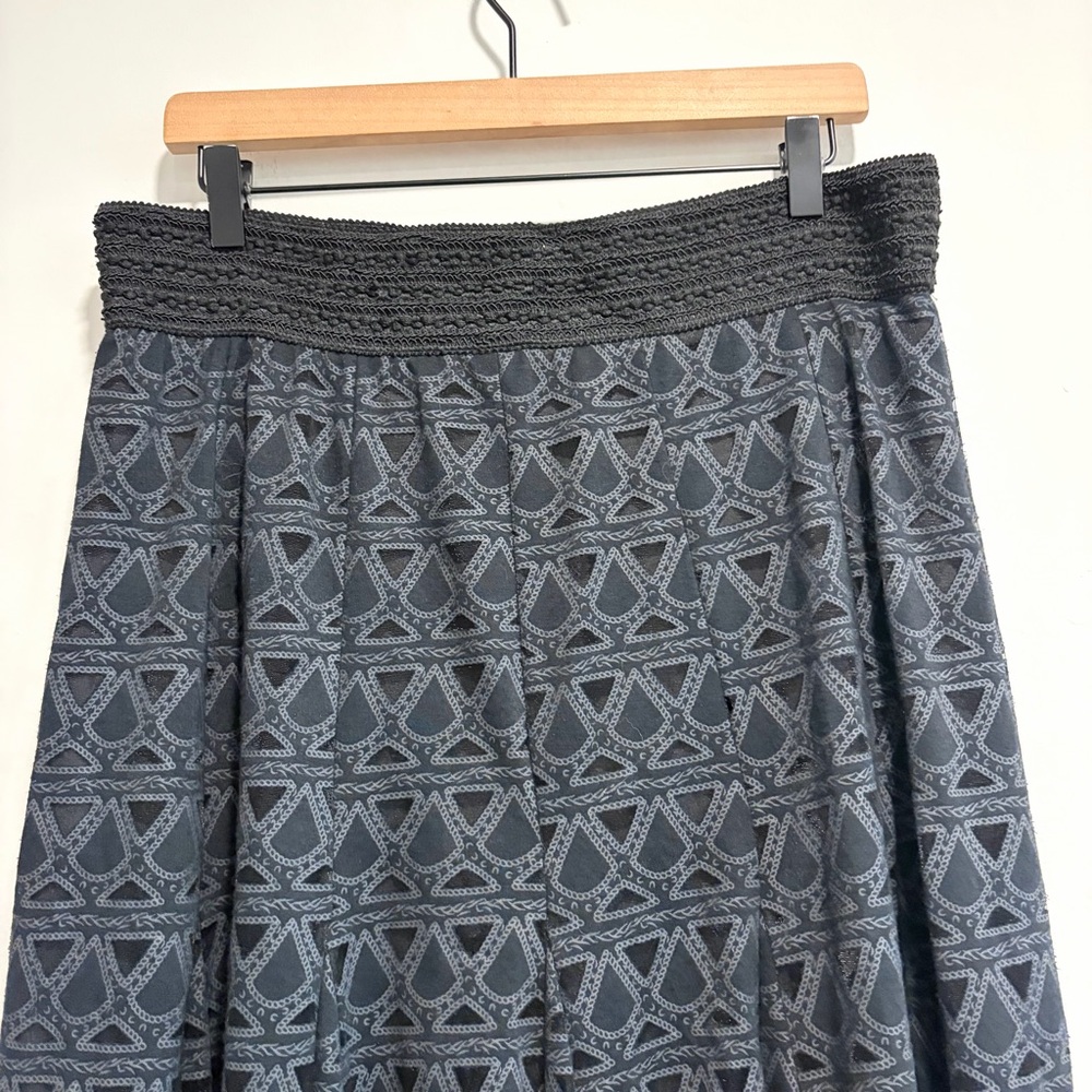 Lapis Pull On Waist Geometric Midi Skirt - Picture 3 of 11